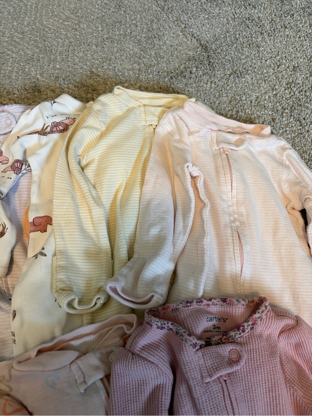 Lot Of (12) 0-3 month Girl Zipper Onesie - Picture 4 of 7